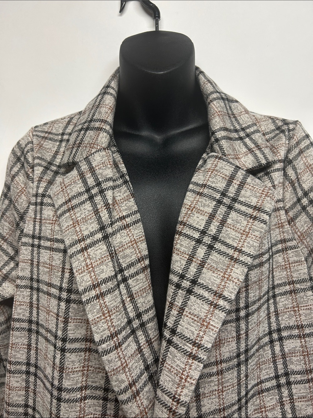 Plaid Long Tailored Coat in Beige and Black small - Picture 2 of 7